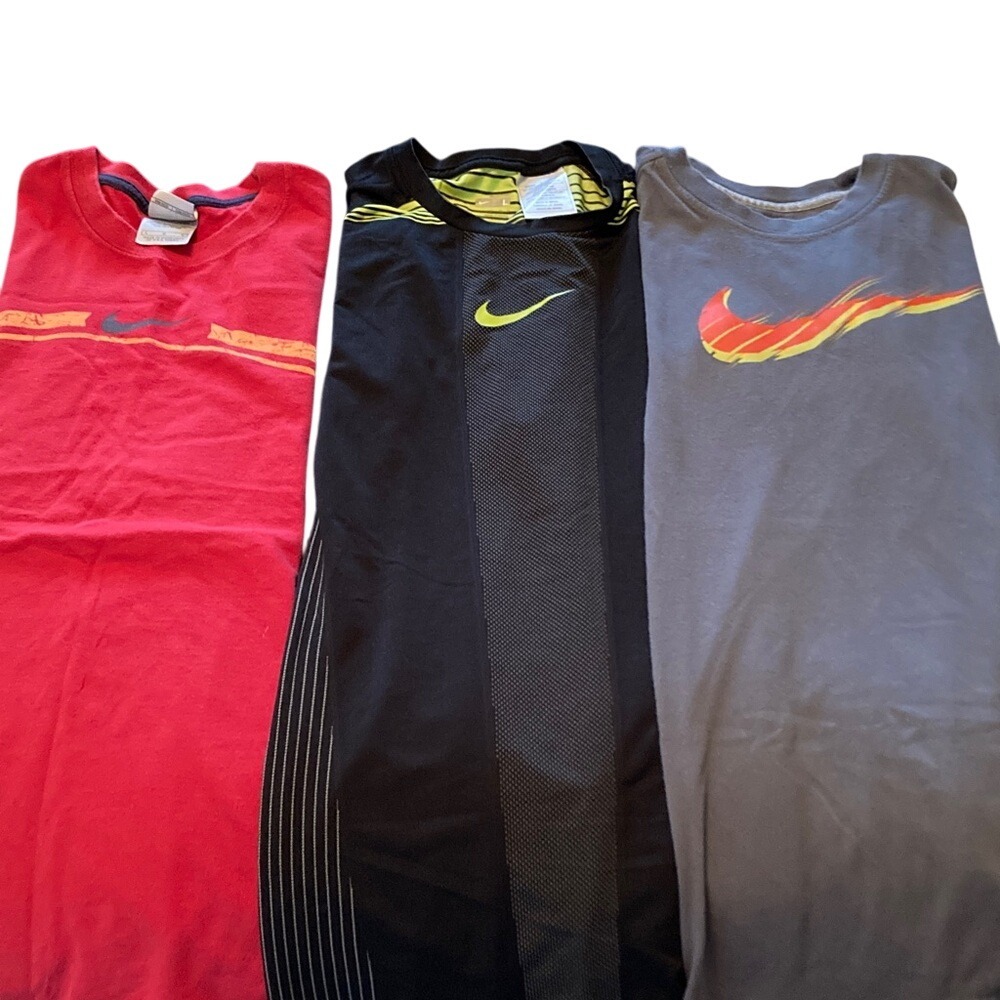 Nike Mens T Shirt Three Piece Bundle Size‎ Large Red Grey Black Logo Casual